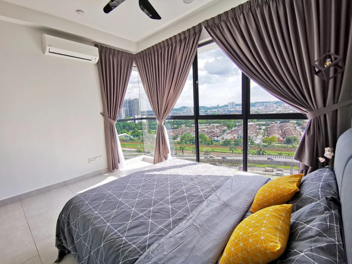 Astetica Residences 200Mbps Wifi Netflix Seri Kembangan Exterior photo